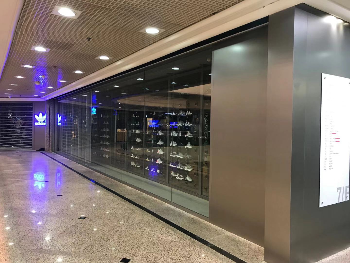 香港阿迪達(dá)斯門店